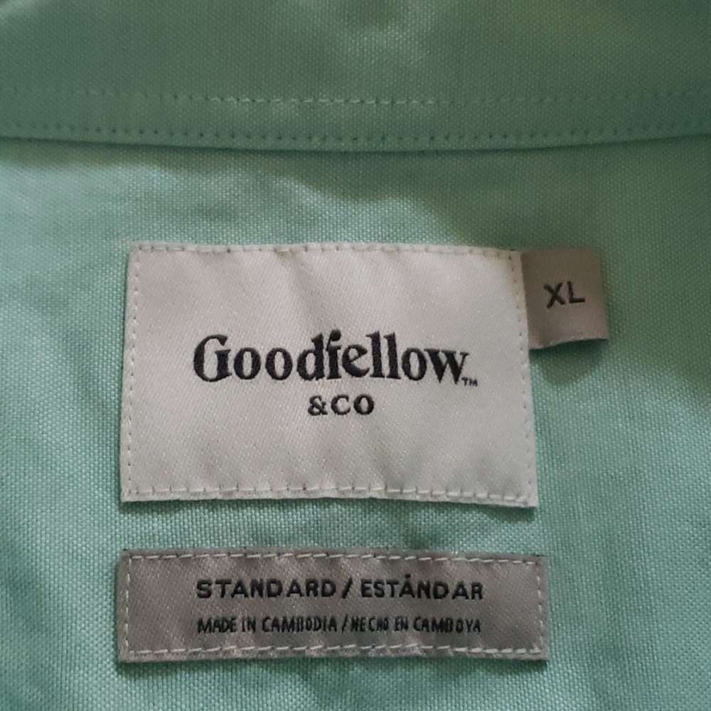 Men's Linen Button down - Picture 2 of 3